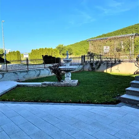 Apartmani Mariva Dicmo Extérieur photo