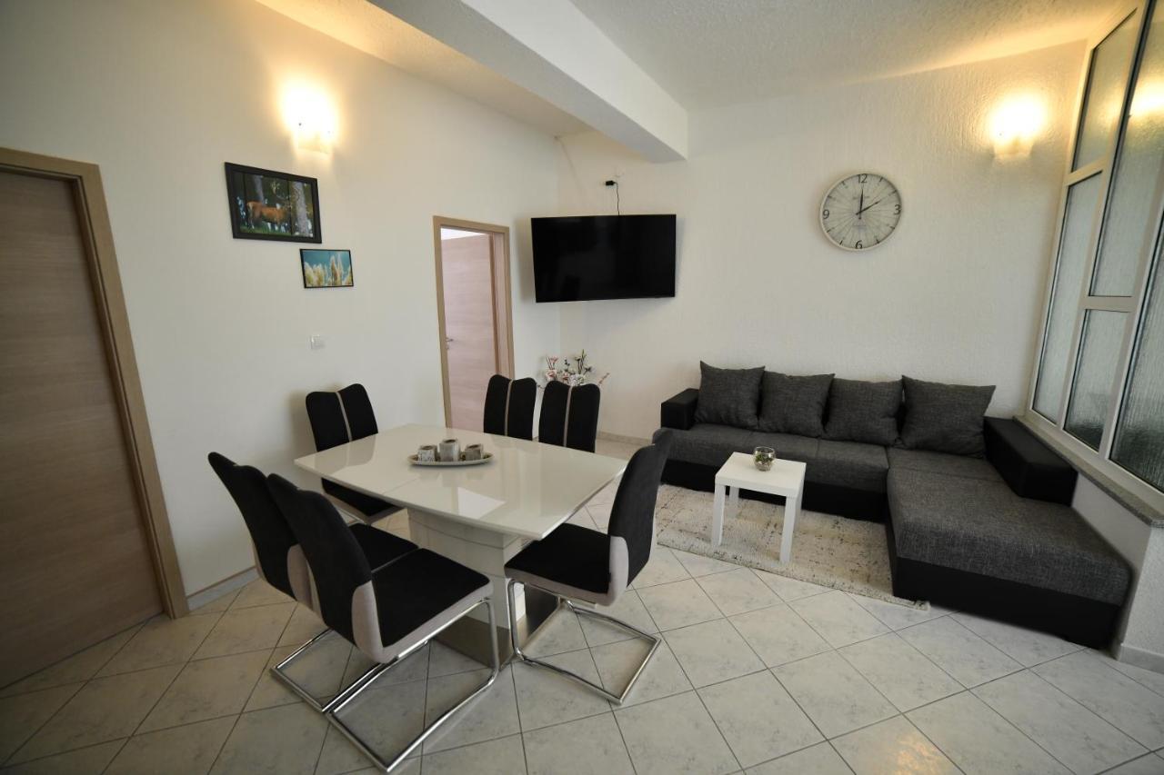 Apartament Mariva Dicmo