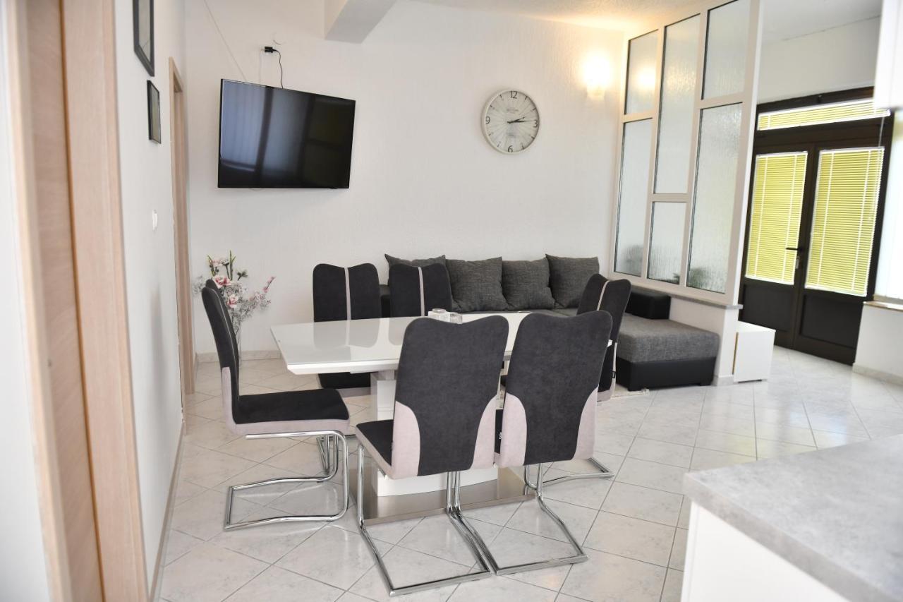 Apartament Mariva Dicmo